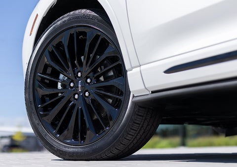 The stylish blacked-out 20-inch wheels from the available Jet Appearance Package are shown. | Star Lincoln in Southfield MI